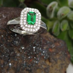 Anillo Esmeralda Rectangular - Línea Proud